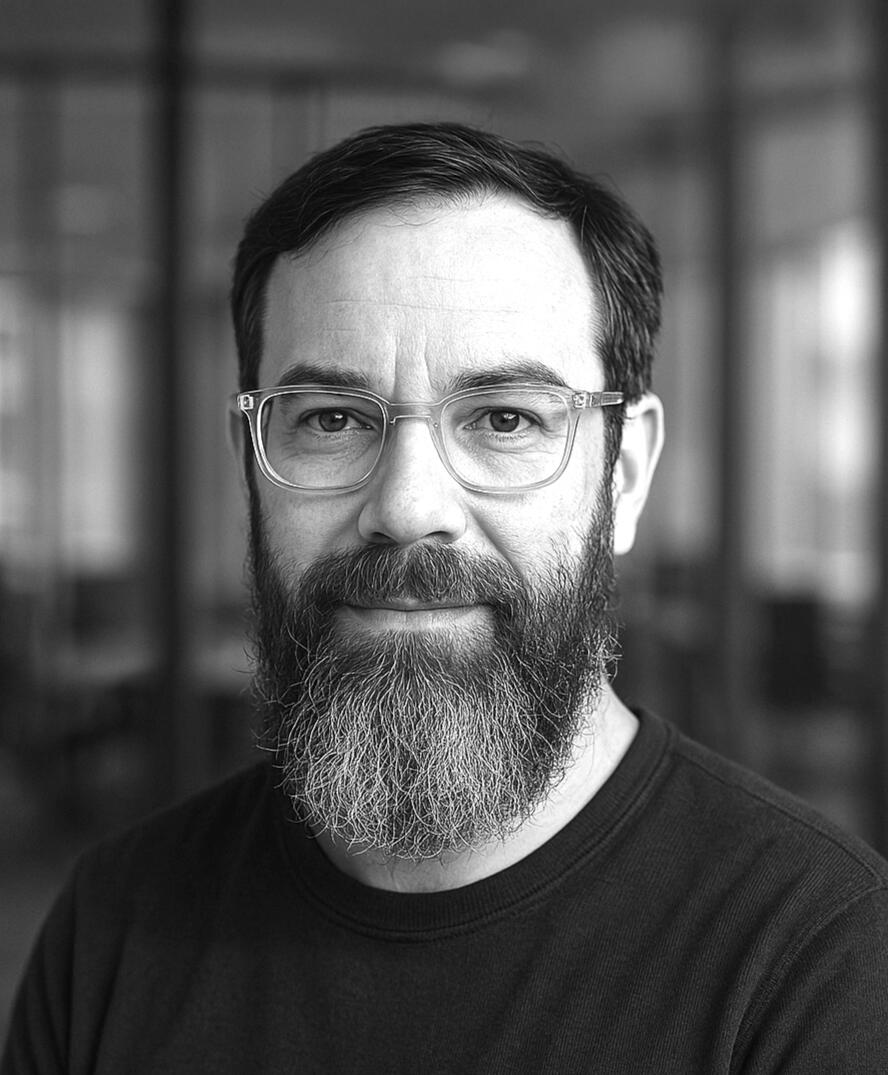 Robert Volek Portrait Robert Volek Industrial Designer